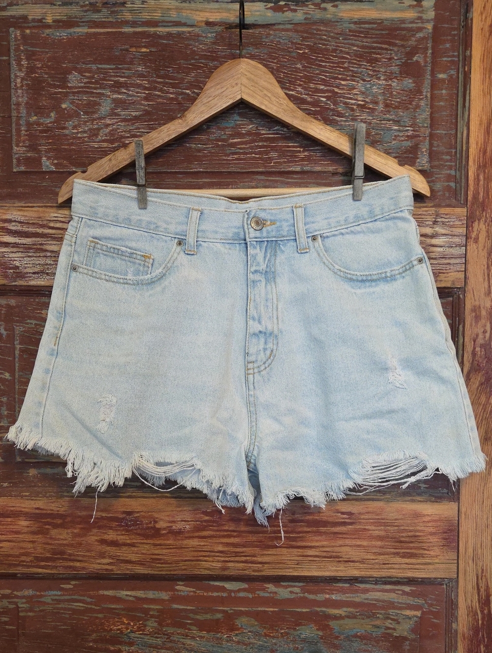 Light Wash Denim Frayed Hem Jean Shorts